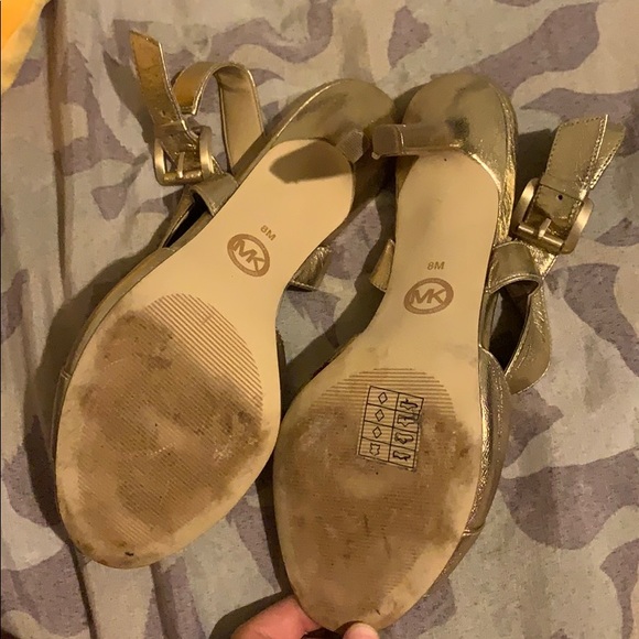 Heels - Picture 2 of 3